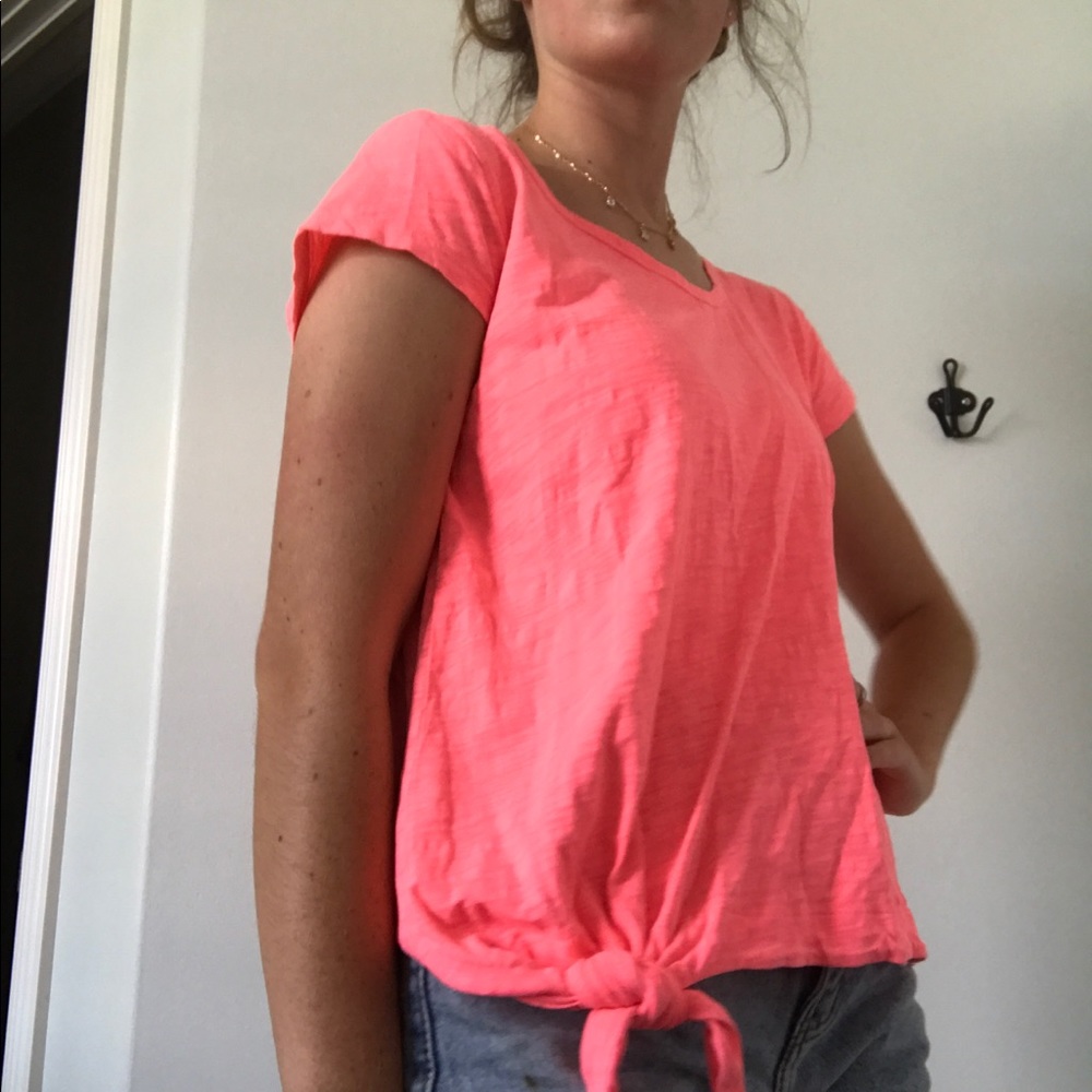 GAP knotted front top tee